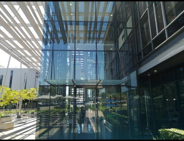 BUSINESS PROPERTY TO RENT IN WOODMEAD